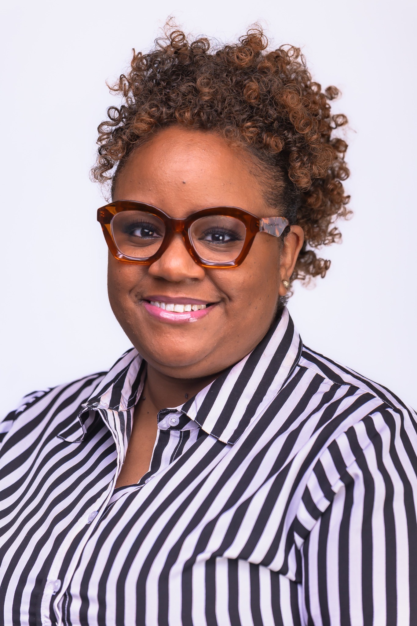 Website_Headshot_K_Davis_compressed (1)